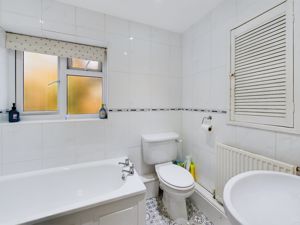 Family Bathroom- click for photo gallery